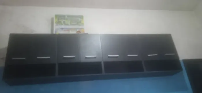 Armário suspenso multiuso