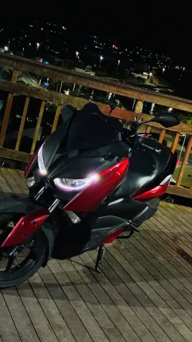 Yamaha 250 Xmax scooter