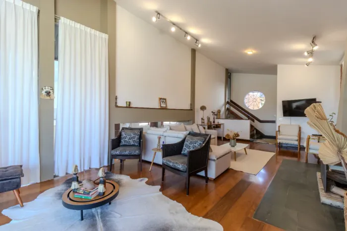 Casa para venda em Brooklin Paulista com 4 quartos, sendo 2 suítes, 400m²
