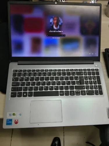 Lenovo IdeaPad 1 i3 12ª Geração | 12GB RAM | SSD NVMe | Bateria 97%
