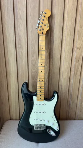Fender Stratocaster MIM com caps Seymour Duncan Yngwie Malmsteen