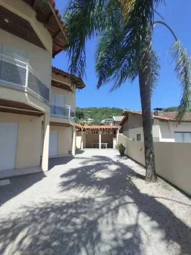 Apartamento com 6 dormitórios à venda, 248 m² por R$ 3.180.000 - Ponta das Canas - Florian