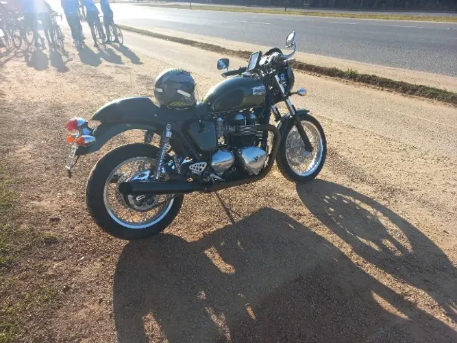 Triumph Thruxton 900