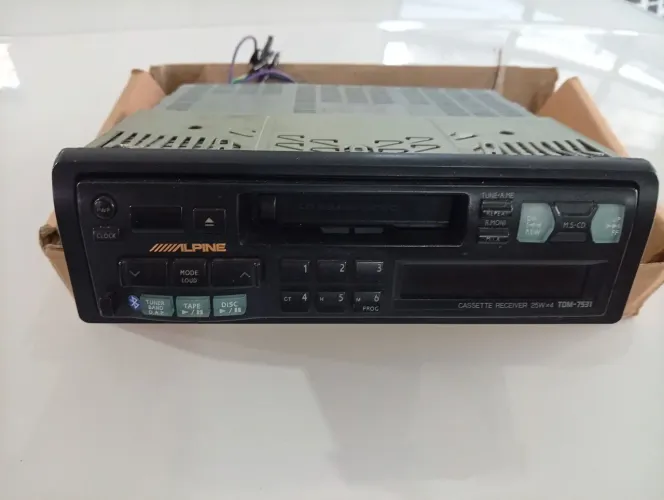 Toca fitas Alpine com bluetooth