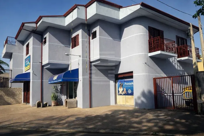 Prédio comercial de esquina à venda - renda imediata e potencial de expansão
