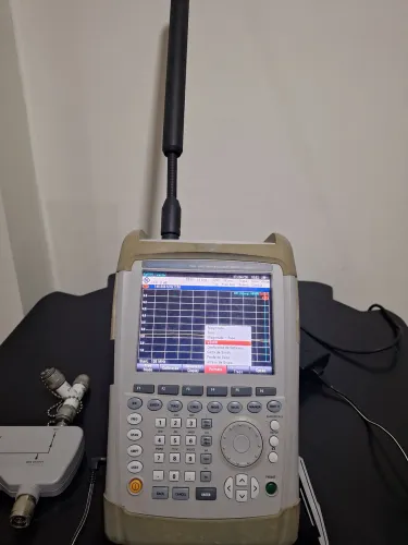 Rohde e Schwarz FSH4