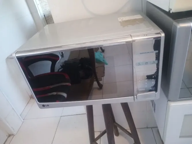 Microondas espelhado marca boa LG