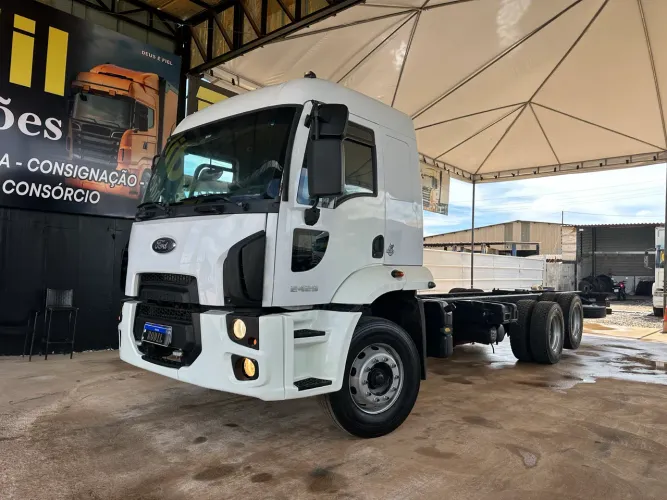 Ford Cargo 2429 ano:2015 cabine leito completo
