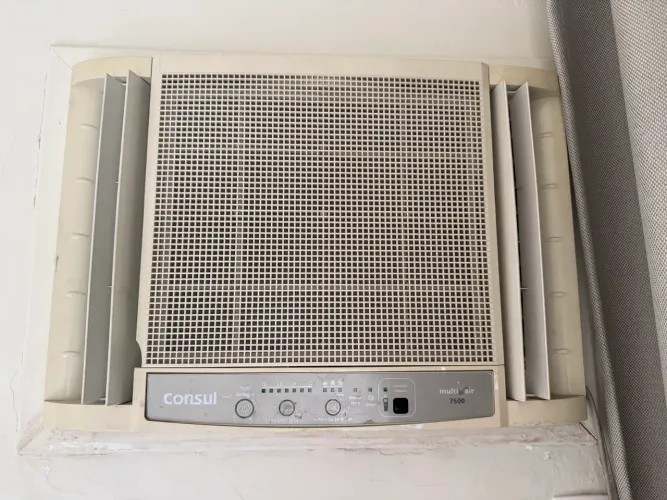 Ar-condicionado 7500 BTUs Consul com controle remoto