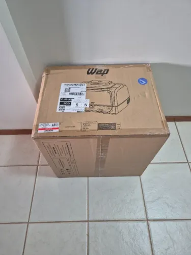 Fritadeira Airfryer na caixa