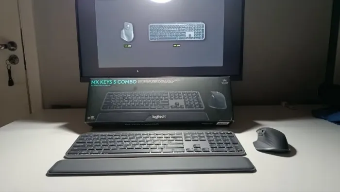 Logitech MX Keys S + MX Master 3S + Apoio | Caixa e Garantia