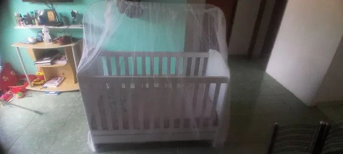 Vendo Berço completo + Cadeirinha de alimentação