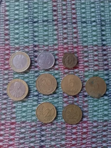 Moedas antigas Argentina e outros.