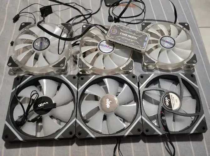 Kit com 6 coolers marcas diferentes: Collmon e Aigo