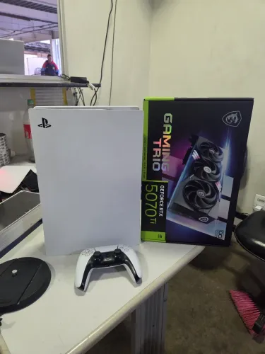 Playstation 5 com TV 32 polegadas samsung
