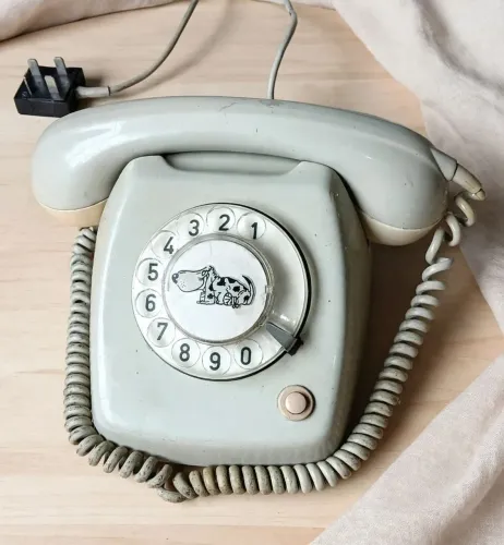 Telefone Antigo Relíquia Decoração ou Colecionadores Telefone Disco