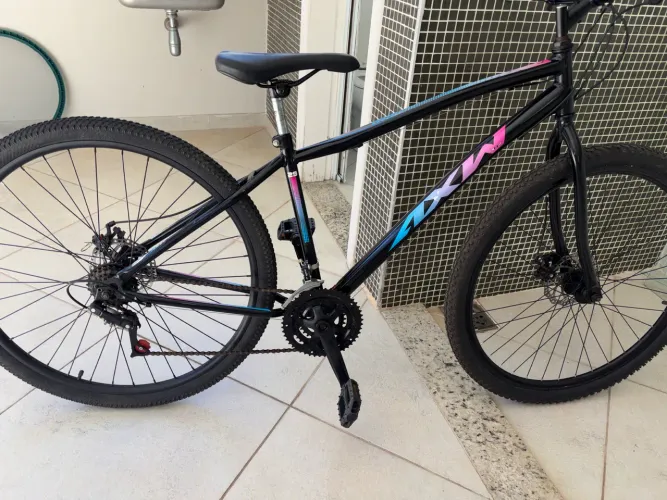 Bicicleta Mountain Bike 29 muito nova