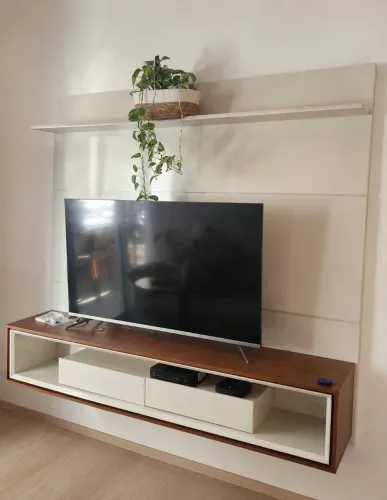 Painel de TV - Usado em ótimo estado - Lui Decor