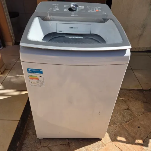 Lava roupas Brastemp 12 kg com aquecimento da água 220 V (BWR12ABBNA).