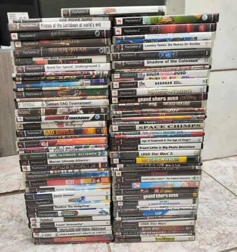 Jogos PS2 prensados de época.