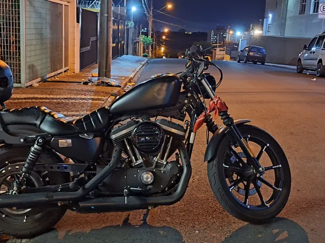 Harley Davidson Sportster Iron 883