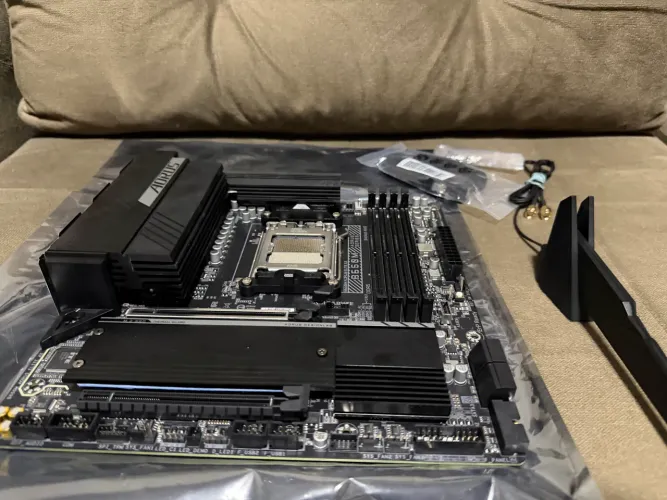Placa mãe Aorus Elite B650M AX
