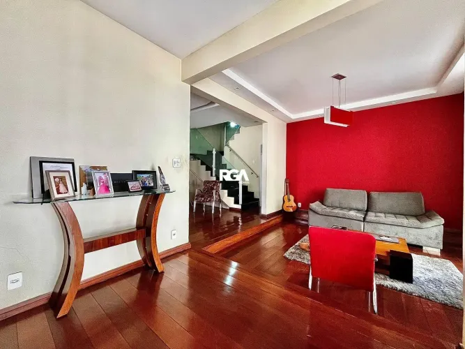 Casa 4 Quartos (1 Suíte) 360m² 6 Vagas Tupi, BH