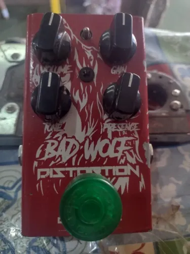 Pedal para guitarra BAD WOLF distortion 
