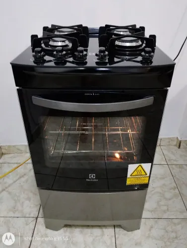 Fogão Electrolux glass semi-novo