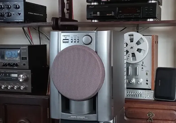 Subwoofer Ativo Aiwa TS-W50U 80W RMS Bass Reflex Pouco Uso e Conservado.