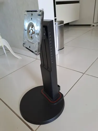 Base regulável para monitor