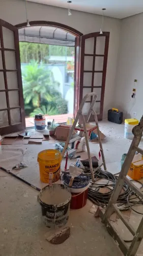 Oficial de manutenção civil, pequeno reparo em hidráulica, pintura e assentamento de piso.