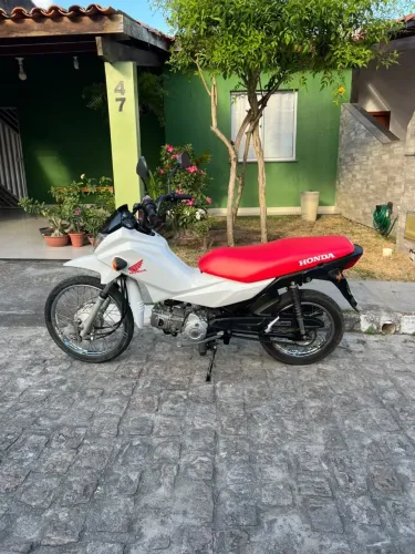 Vendo pop 110-i, ano 2023, em perfeito estado, moto sem detalhes 
