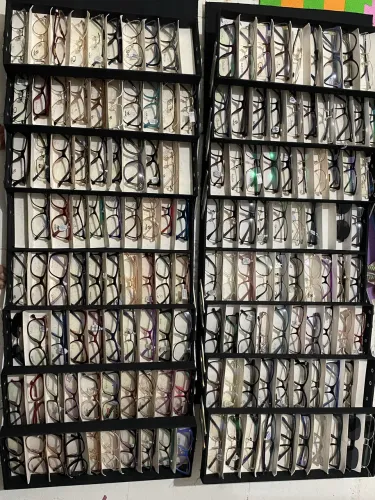 Vendo mala de armações óculos