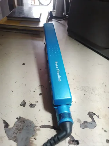 Vendo esta prancha semi nova Nano titanium