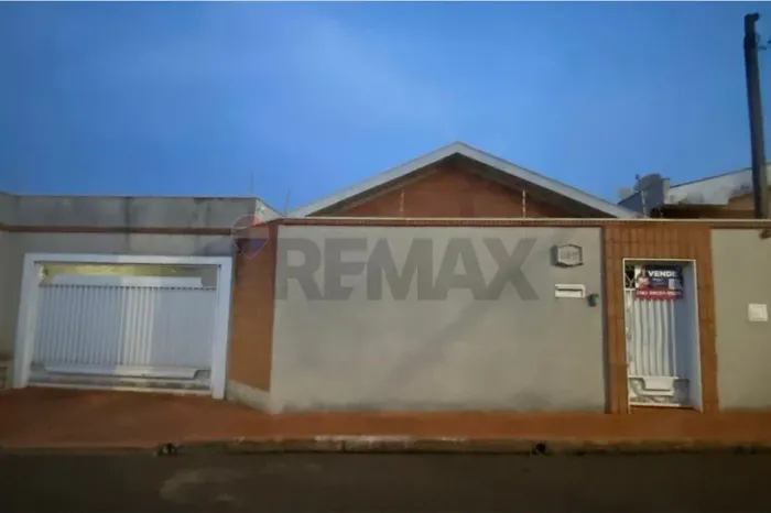 Ótima casa no Centro de São Joaquim da Barra.