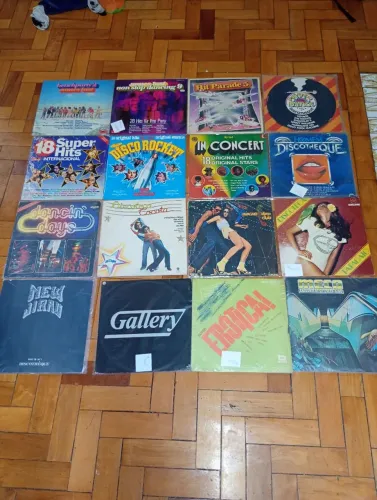 Lote com 17 lps discoteca variados (discos de vinil nacionais e importados)