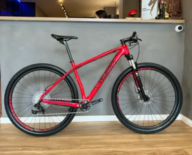 BIKE COM MENOS DE 10 KG - Specialized Stumpjumper 29 S-Works 2013 - Semi Nova 