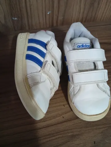 Tênis de bebê Adidas/Nike