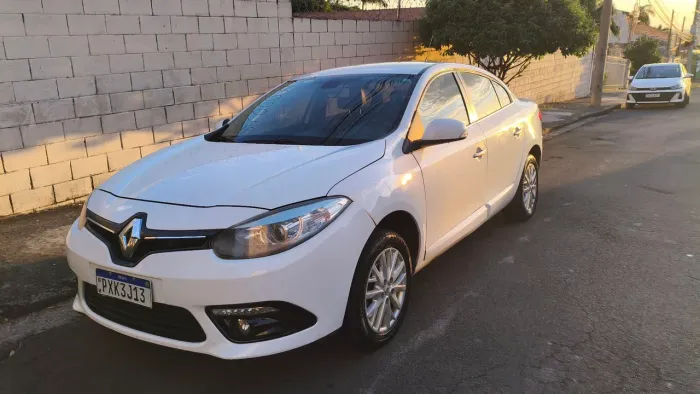 Renault Fluence Sed. Dynamique 2.0 16V Flex Aut. 2016