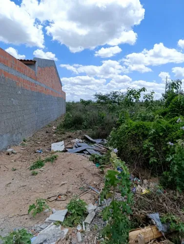 Lote 6x20 em ótima localização em glória