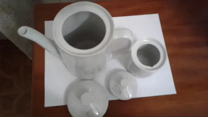 Lote Porcelana Pozzani antigo bule e açucareiro leia