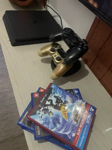 Playstation 4 slim 1TB