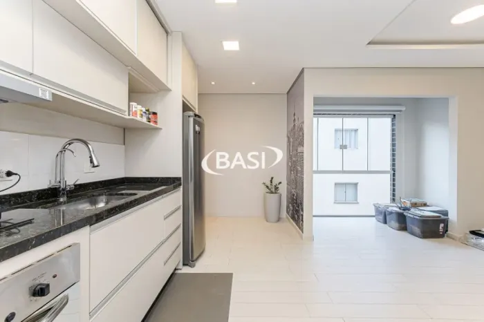 Apartamento de 2 Dormitórios (1 Suíte) com churrasqueira no bairro Tingui
