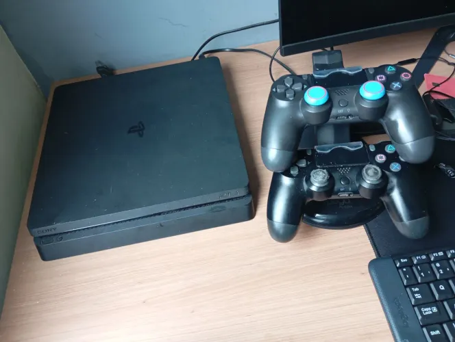 Play 4 slin 1 tera de memória