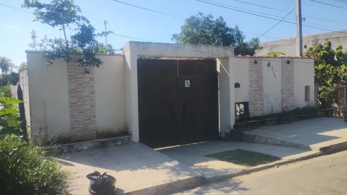 ? Chácara em Pinda! 3 dorms, suíte, 500m². Próx. Happy Kids. WhatsApp: *