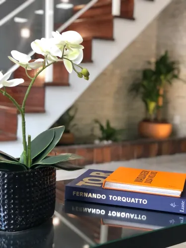 Vaga para manicure salão de beleza