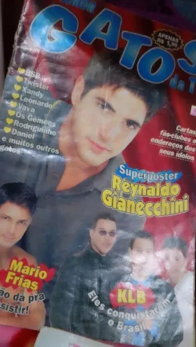 Revistas antigas anos 2000