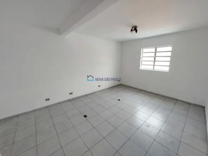 Conjunto Comercial com 03 salas para locação, ótima localização, próximo ao Metro Saúde.
