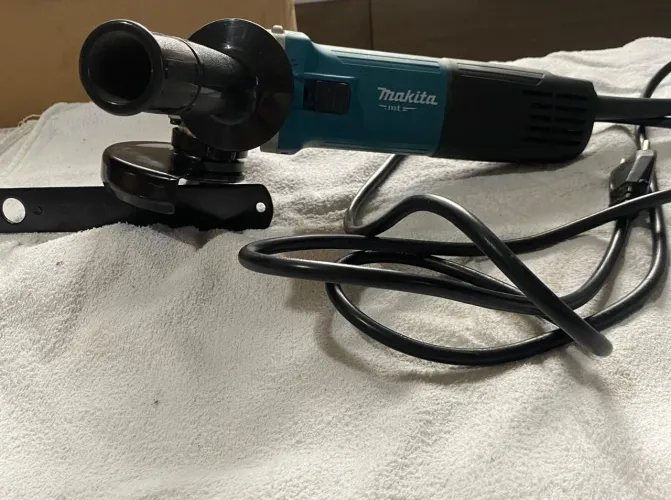 Esmerilhadeira makita 220v ,850w